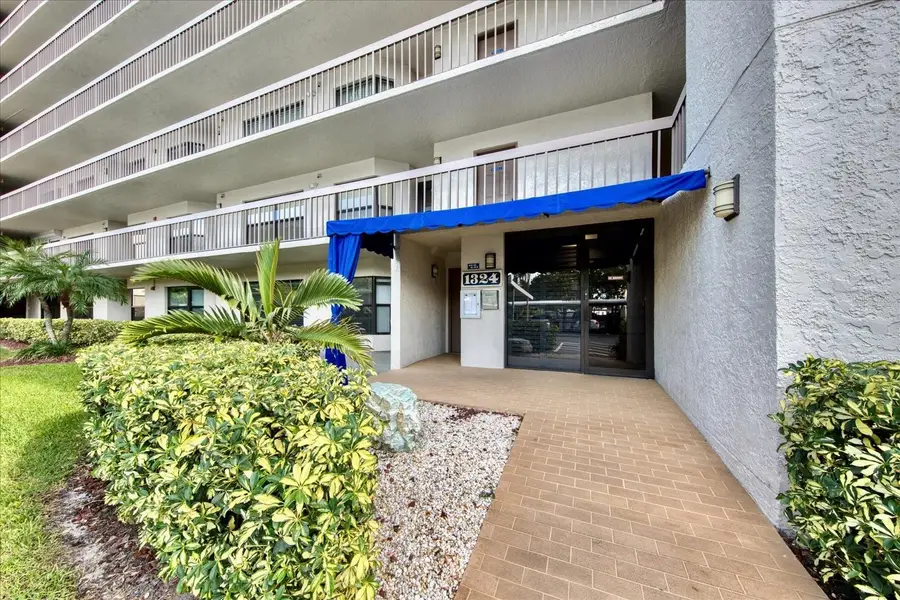 1324 Pasadena Avenue S #204, South Pasadena, FL 33707 - #3