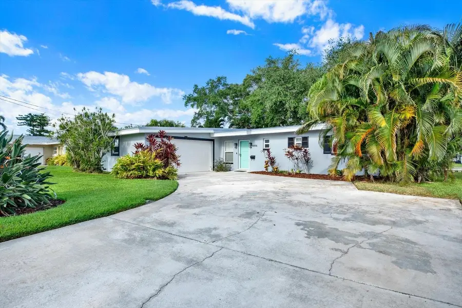 4496 13th Lane Ne, Saint Petersburg, FL 33703 - #2