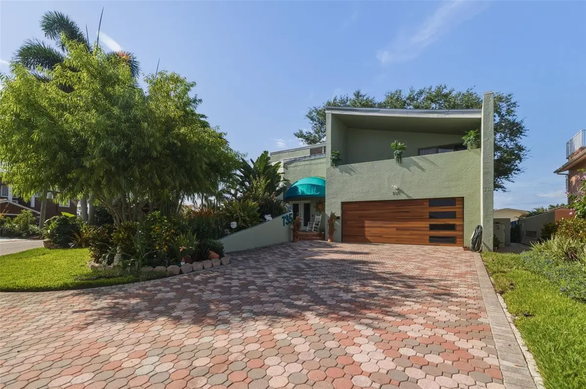 735 79th Circle S, Saint Petersburg, FL 33707 - #1