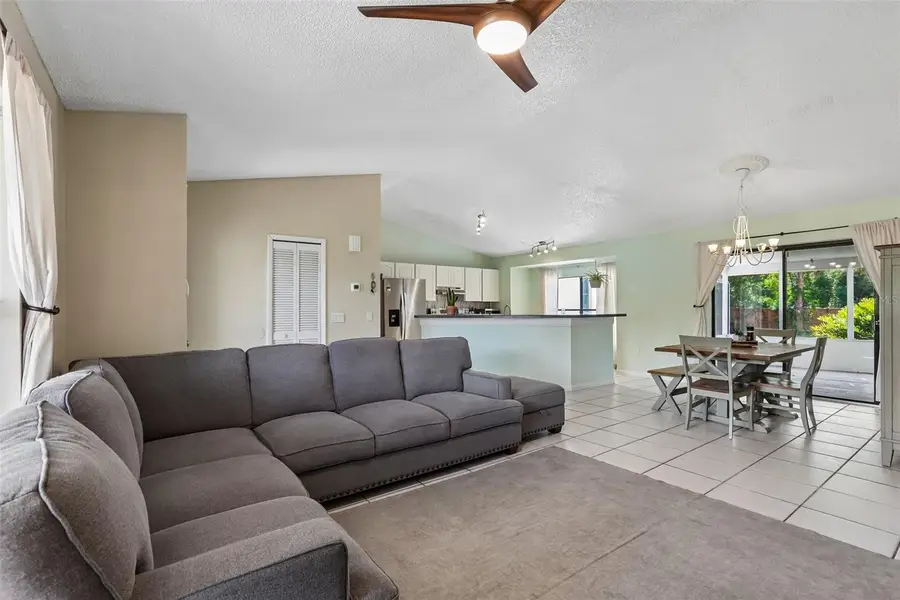 6805 Longpointe Way, Tampa, FL 33615 - #2