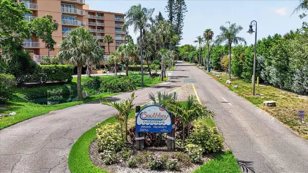 7400 Sunshine Skyway Lane S #126, ST PETERSBURG, FL 33711