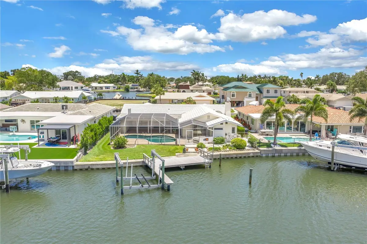 2067 Massachusetts Avenue Ne, Saint Petersburg, FL 33703 - #1
