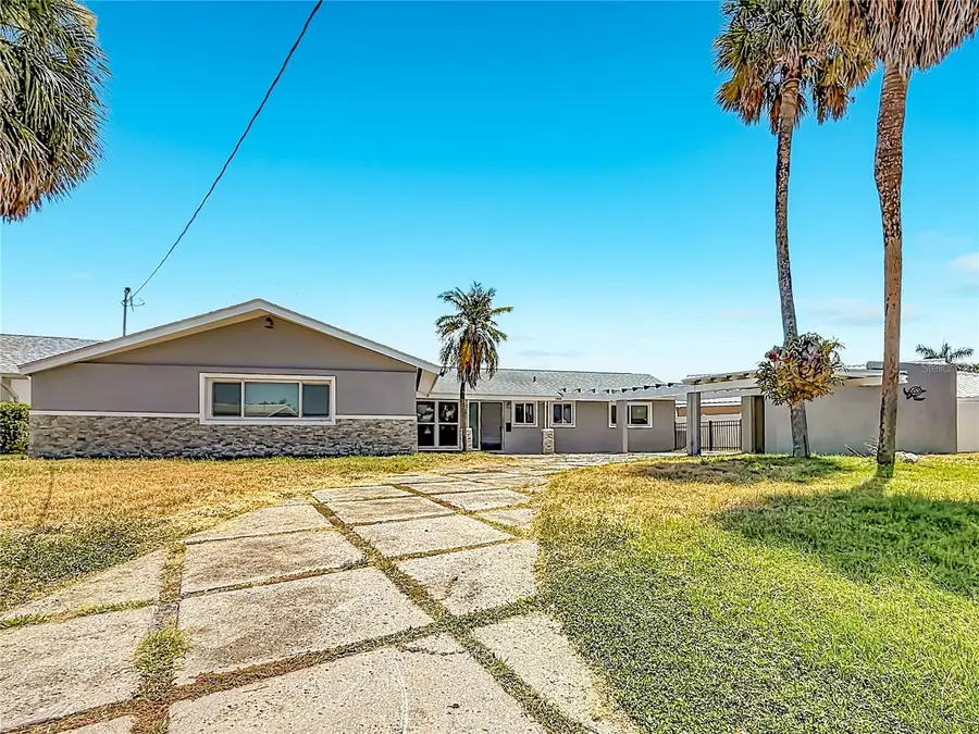 7905 11th Avenue S, Saint Petersburg, FL 33706 - #3