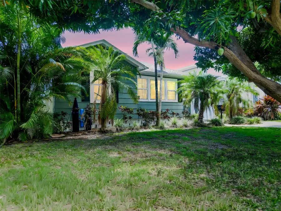 182 29th Avenue N, Saint Petersburg, FL 33704 - #2