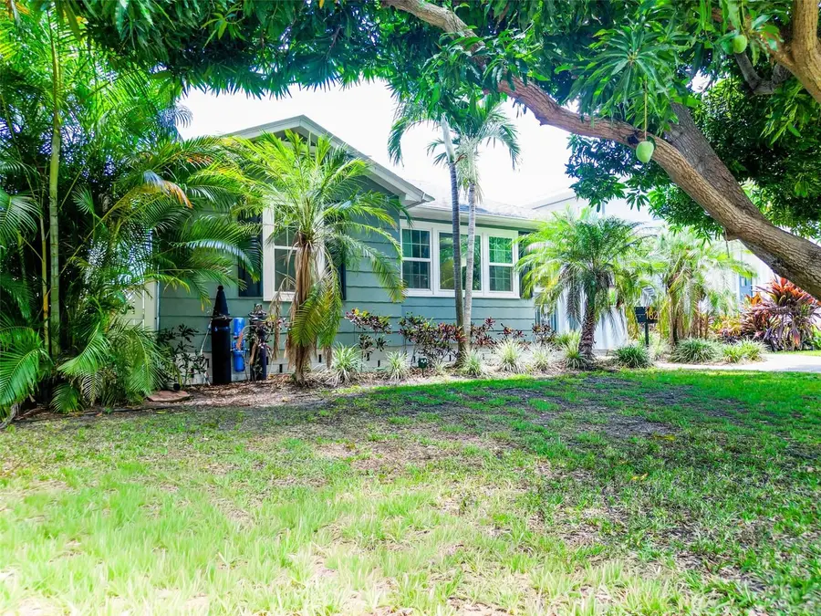 182 29th Avenue N, Saint Petersburg, FL 33704 - #3