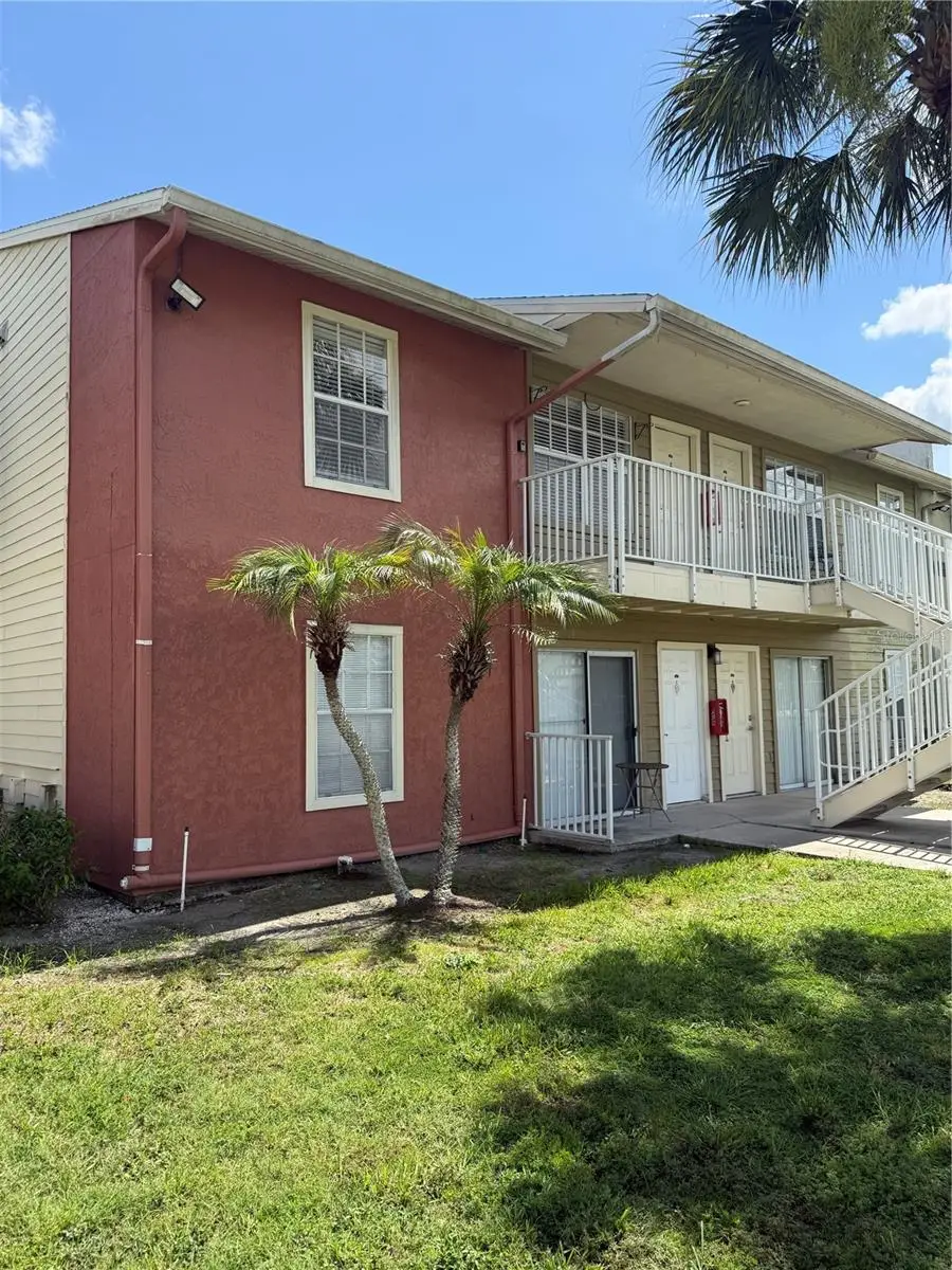 220 Lake Parsons Green #205, Brandon, FL 33511 - #1