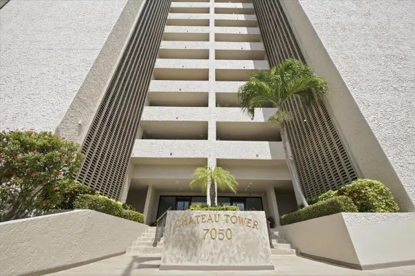 7050 Sunset Drive S #216, SOUTH PASADENA, FL 33707
