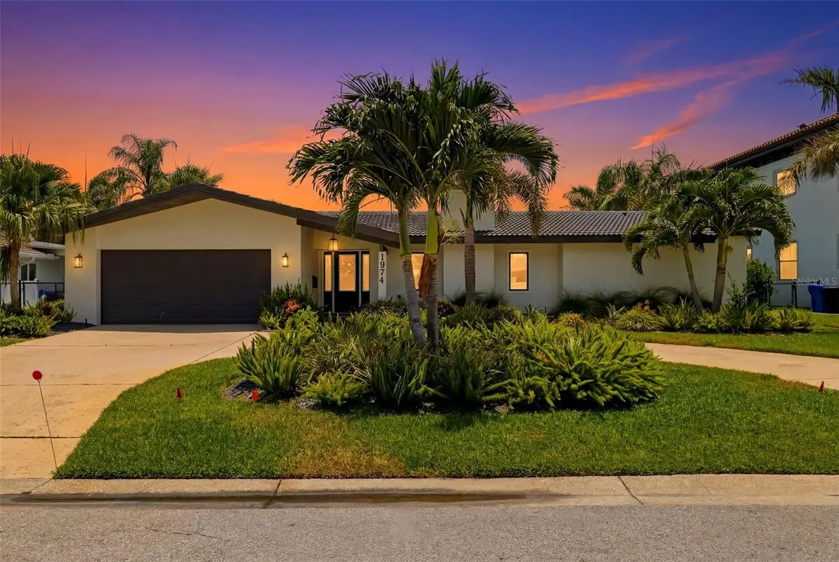 1974 Hawaii Avenue Ne, Saint Petersburg, FL 33703 - #1