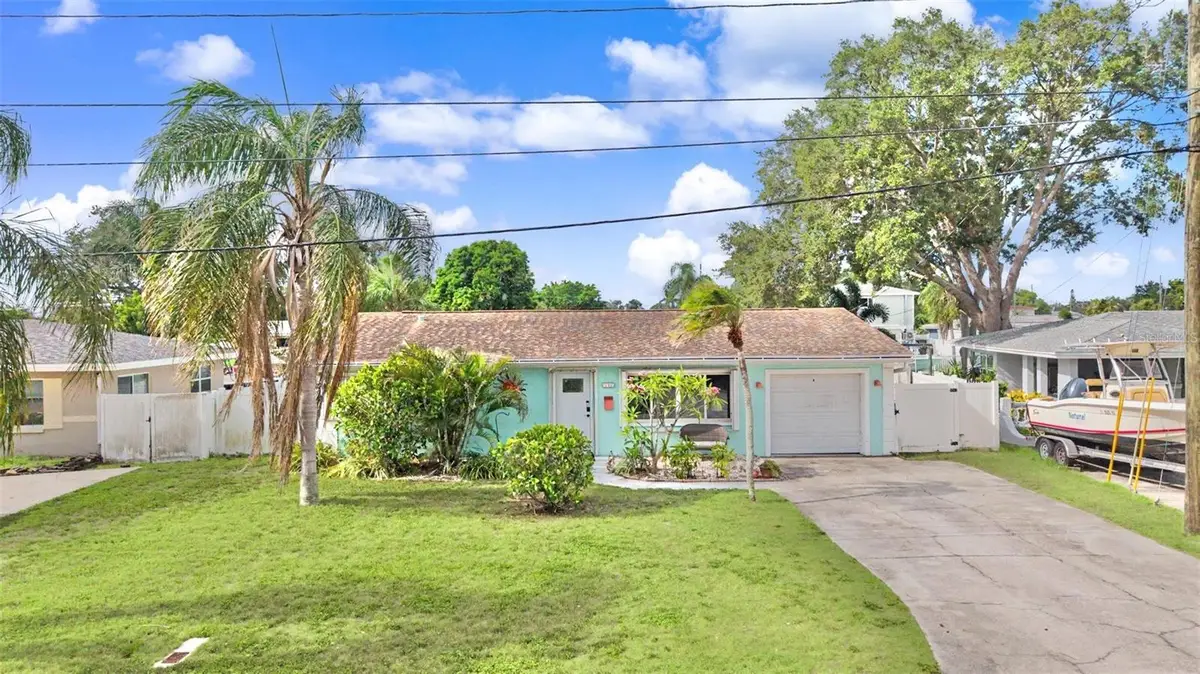 9472 Treasure Lane Ne, Saint Petersburg, FL 33702 - #1