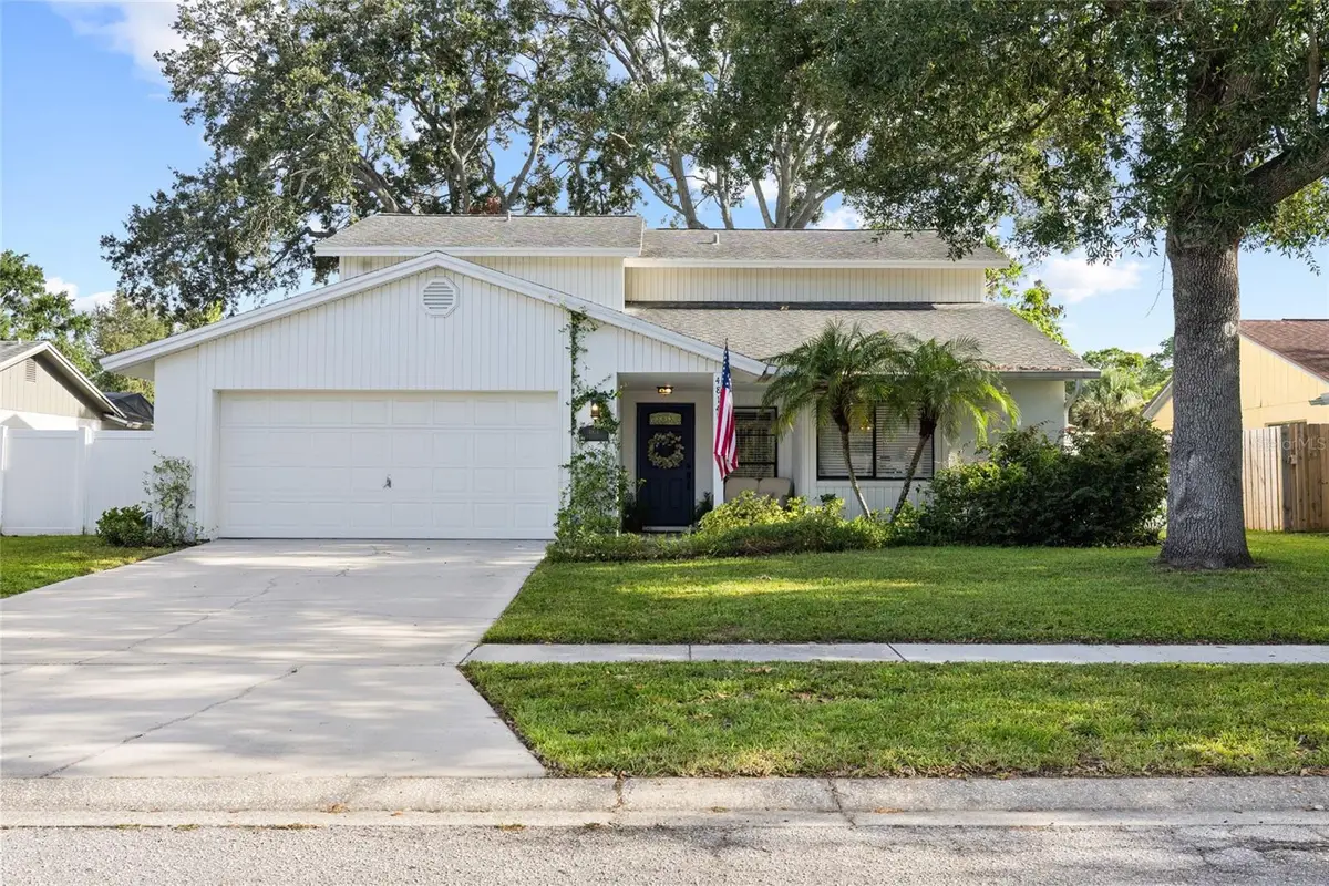 4814 Fox Hunt Dr, Tampa, FL 33624 - #1