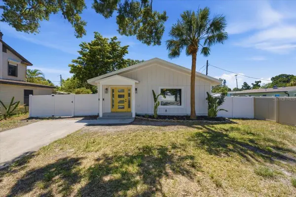 8452 6th Street N, ST PETERSBURG, FL 33702