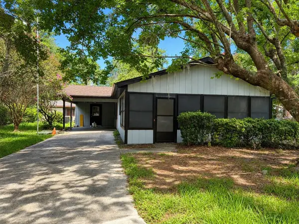 8498 NW 42nd Circle, GAINESVILLE, FL 32653