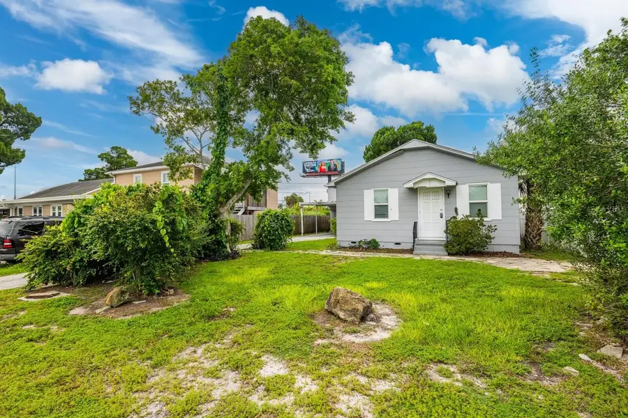 2412 51st Avenue N, Saint Petersburg, FL 33714 - #2