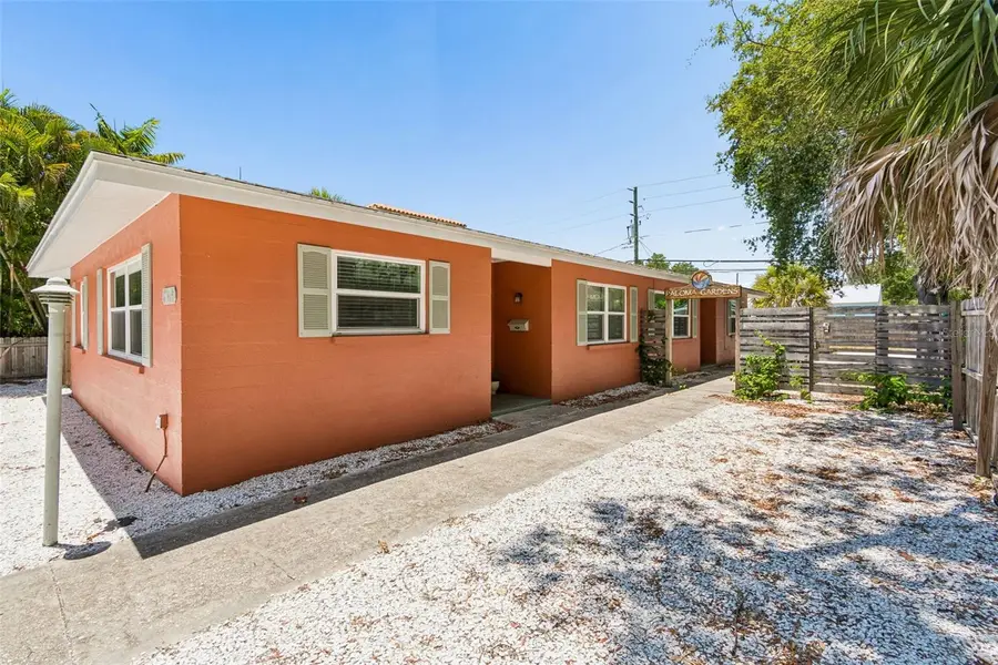 6219 2nd Avenue S, Saint Petersburg, FL 33707 - #2
