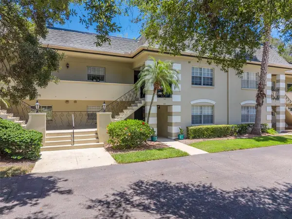 68 Country Club Drive, LARGO, FL 33771