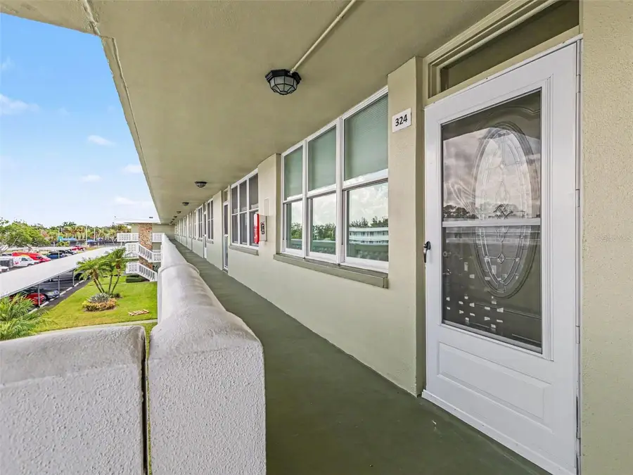 4890 Bay St Ne #324, Saint Petersburg, FL 33703 - #3