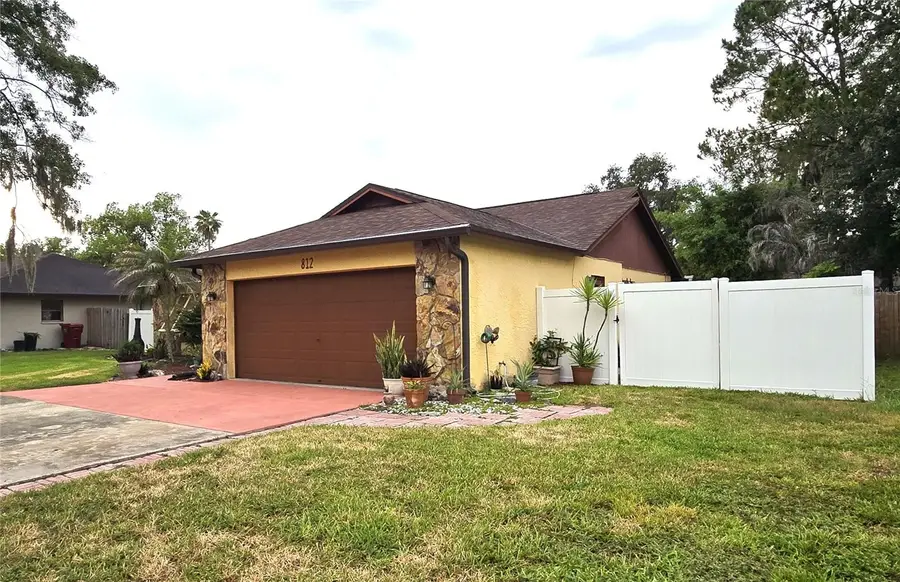 812 Sandalwood Drive, Plant City, FL 33563 - #3
