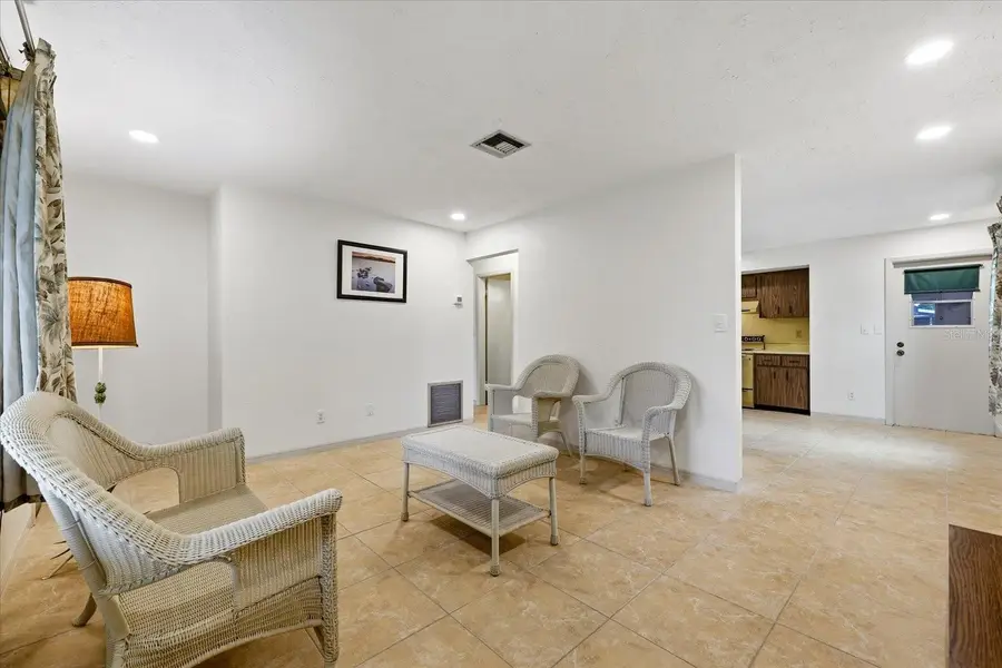 5027 1st Avenue N, Saint Petersburg, FL 33710 - #3