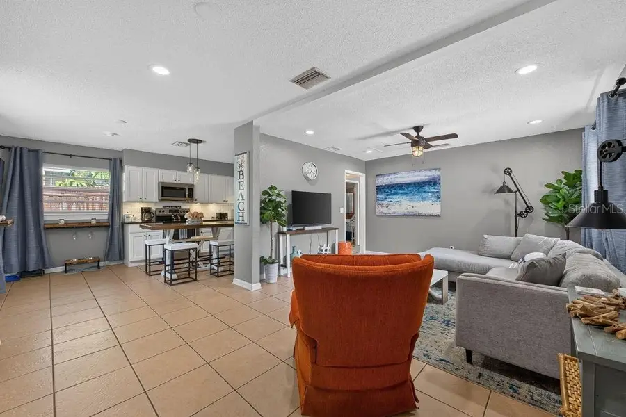 610 1st Avenue Ne, Largo, FL 33770 - #3