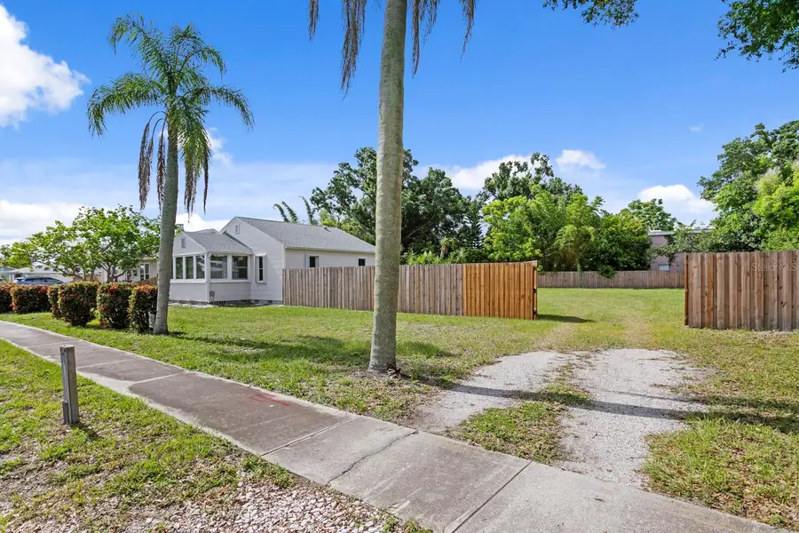 13th Avenue N, Saint Petersburg, FL 33713 - #2
