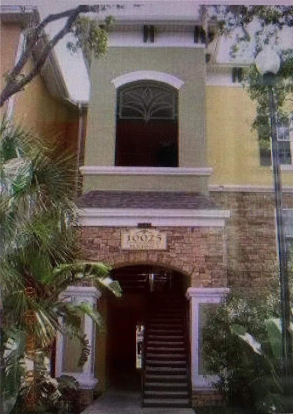 10025 Courtney Palms Boulevard #103, TAMPA, FL 33619