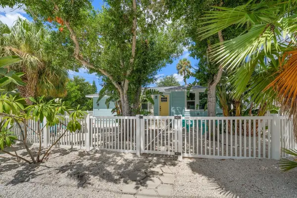 932 Highland Avenue, DUNEDIN, FL 34698