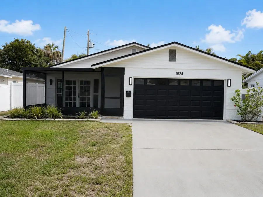 1834 New Hampshire Avenue Ne, Saint Petersburg, FL 33703 - #2
