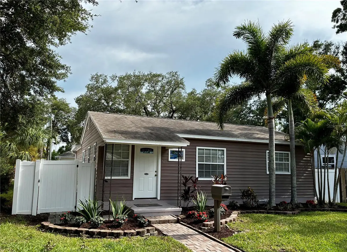 810 52nd Avenue N, Saint Petersburg, FL 33703 - #1