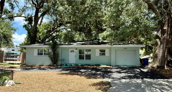 677 Oakwood Drive, DUNEDIN, FL 34698