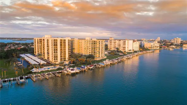 690 Island Way #909, CLEARWATER BEACH, FL 33767