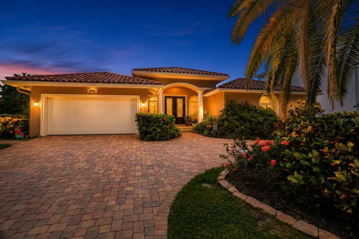 2001 Illinois Ave Ne, Saint Petersburg, FL 33703 - #1