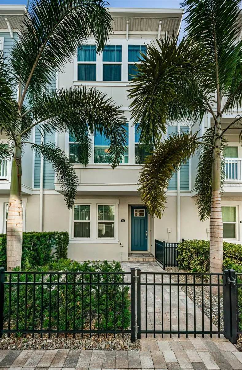 815 Burlington Avenue N, Saint Petersburg, FL 33701 - #1