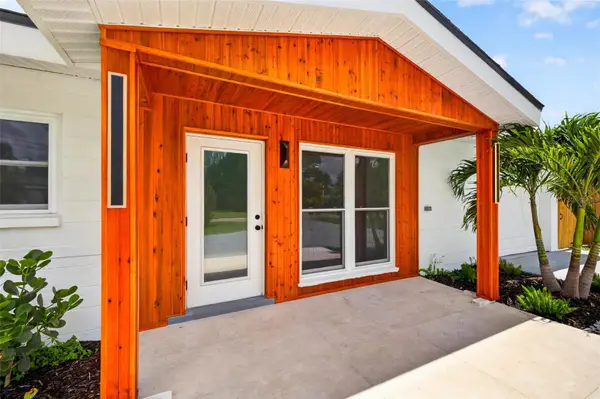 1524 Carson Circle Ne, ST PETERSBURG, FL 33703