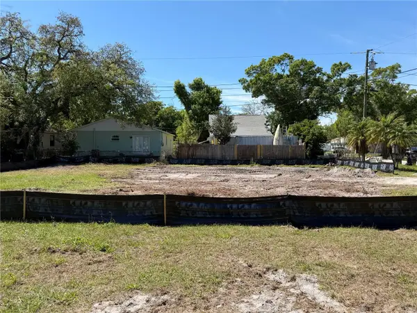 2950 64th Avenue N, ST PETERSBURG, FL 33702