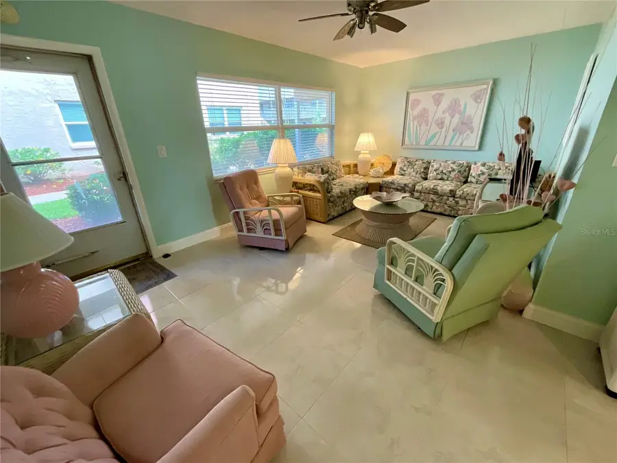 10034 64th Avenue N #11, Saint Petersburg, FL 33708 - #3