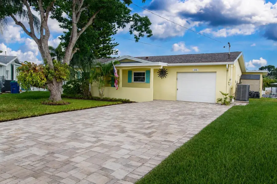 318 Circle Drive, Palm Harbor, FL 34683 - #2