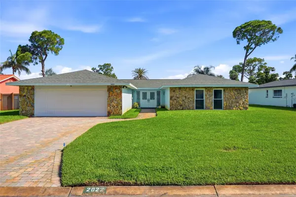 2022 Tanglewood Drive Ne, ST PETERSBURG, FL 33702
