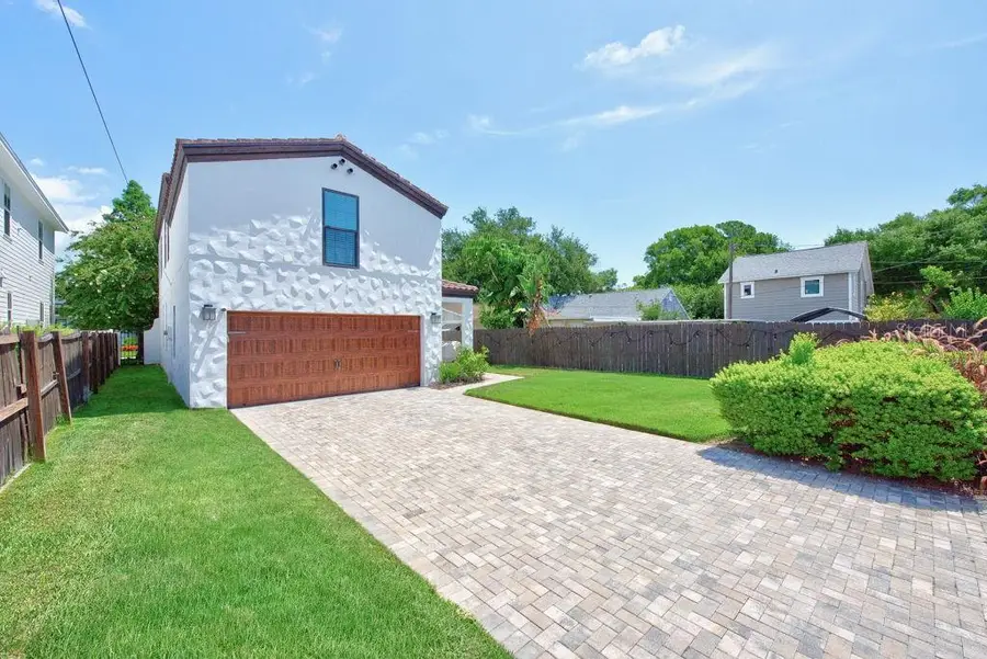 626 35th Avenue N, Saint Petersburg, FL 33704 - #2