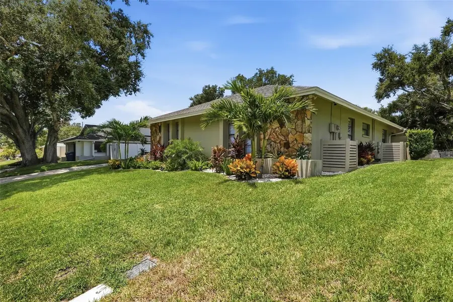 707 Knollwood Drive, Largo, FL 33770 - #3