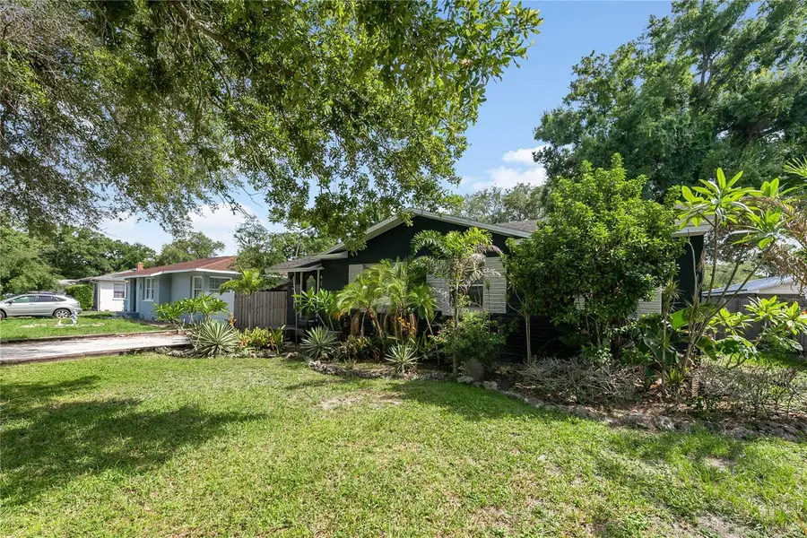 1010 W Berry Avenue, Tampa, FL 33603 - #3