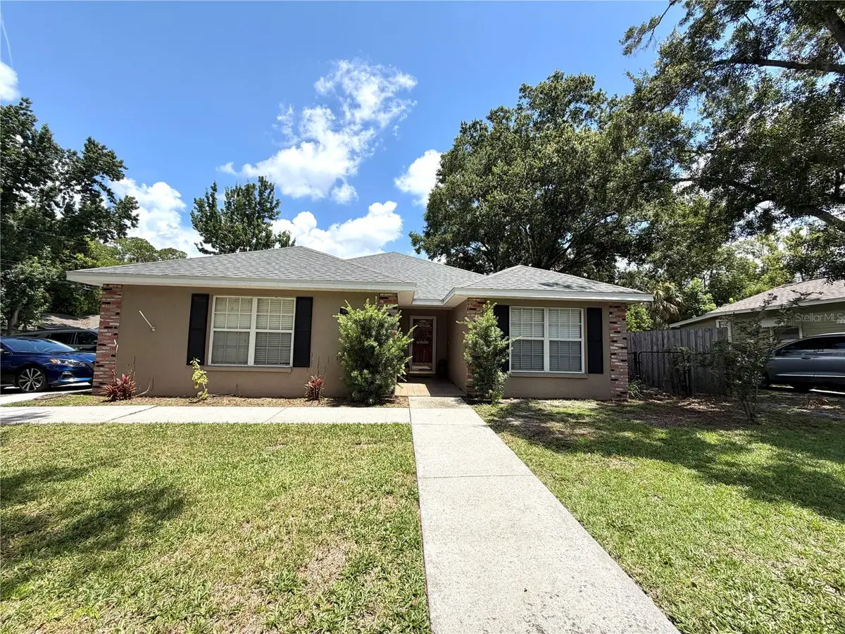 902 E Tomlin Street, Plant City, FL 33563 - #1