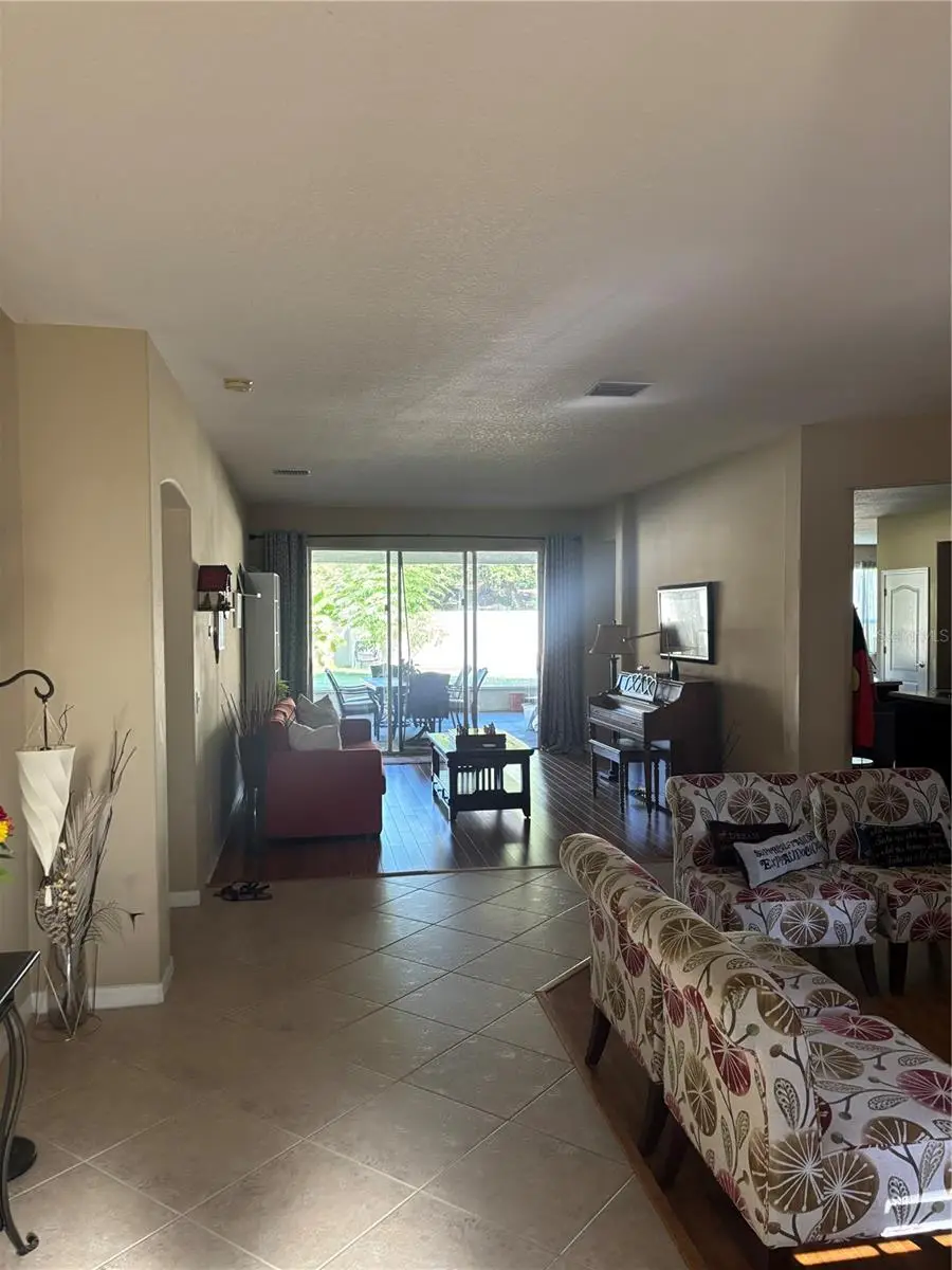 307 Carriage Oak Pl, Seffner, FL 33584 - #3