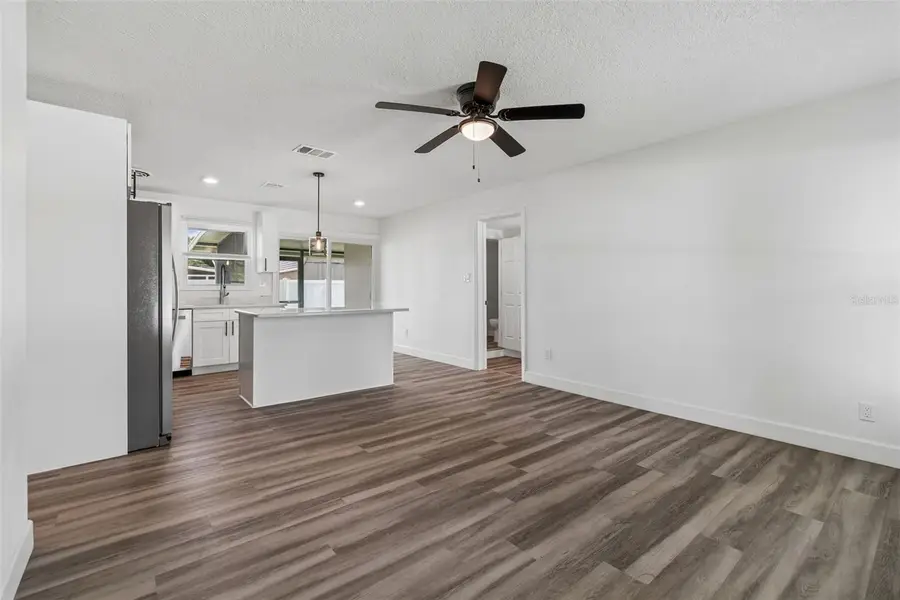 4417 W Fairview Heights, Tampa, FL 33616 - #3