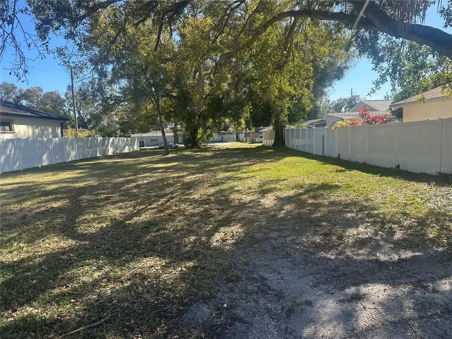 2710 W Lake Avenue, Tampa, FL 33607 - #2