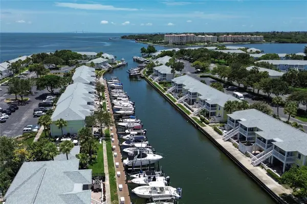 5111 Coquina Key Drive Se #C, ST PETERSBURG, FL 33705