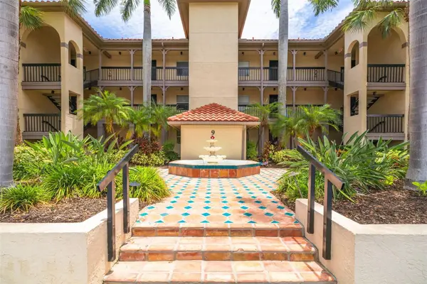 2400 Feather Sound Drive #914, CLEARWATER, FL 33762