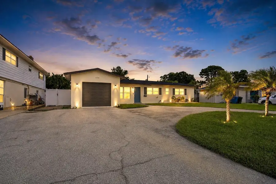 6781 33rd Avenue N, Saint Petersburg, FL 33710 - #2