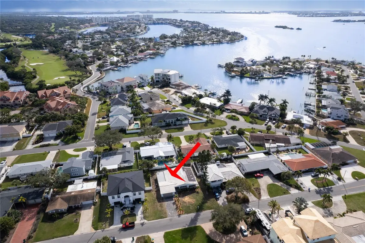 6613 Blue Heron Drive S, Saint Petersburg, FL 33707 - #1
