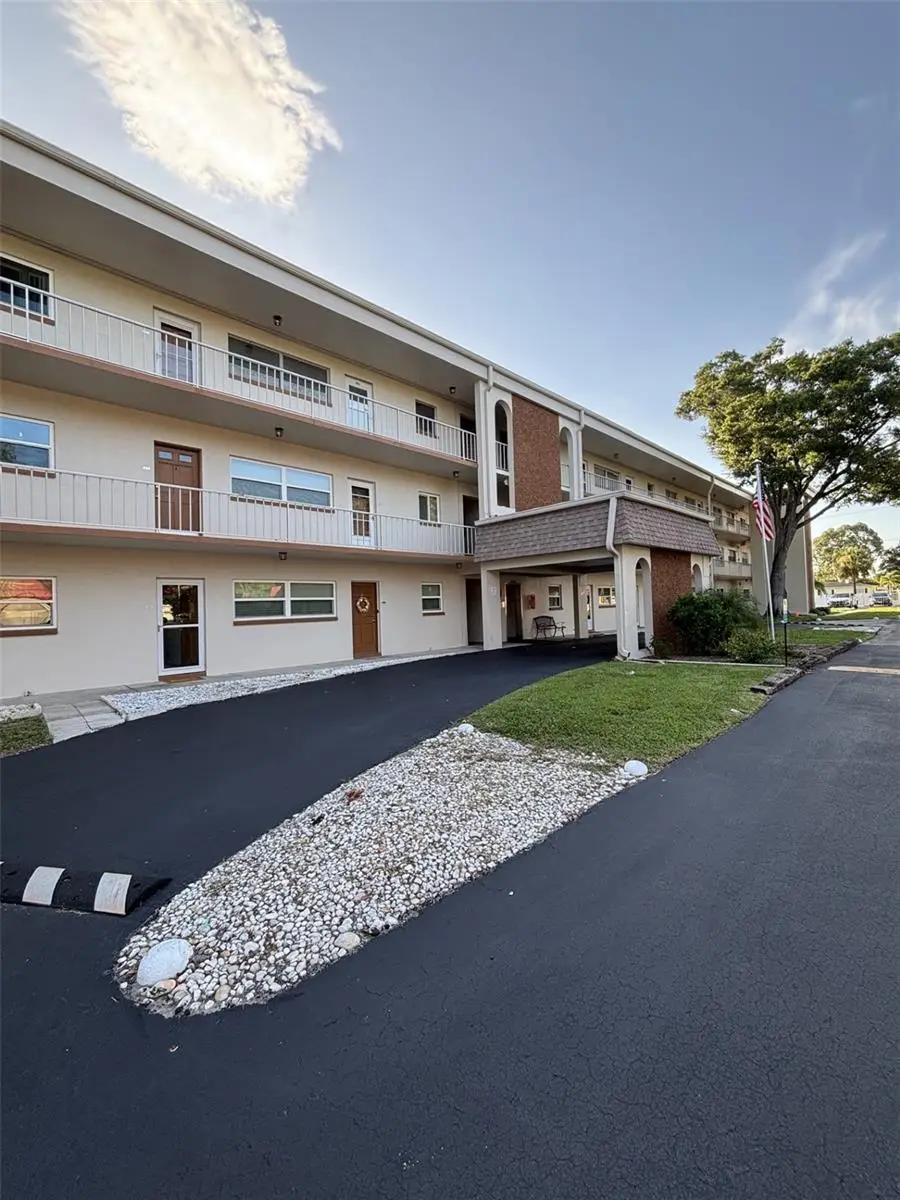 5880 38th Avenue N #206, Saint Petersburg, FL 33710 - #1