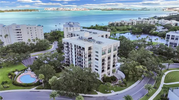150 Belleview Boulevard #106, BELLEAIR, FL 33756